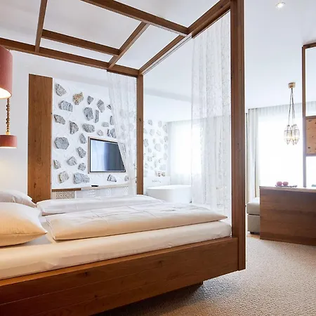 Hotel Guglwald Otel 4*